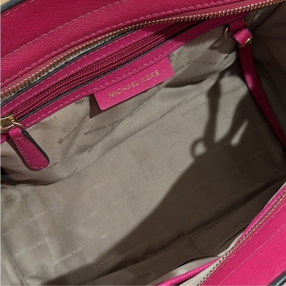 Michael Kors Purse: NEW!!! - Picture 2 of 3